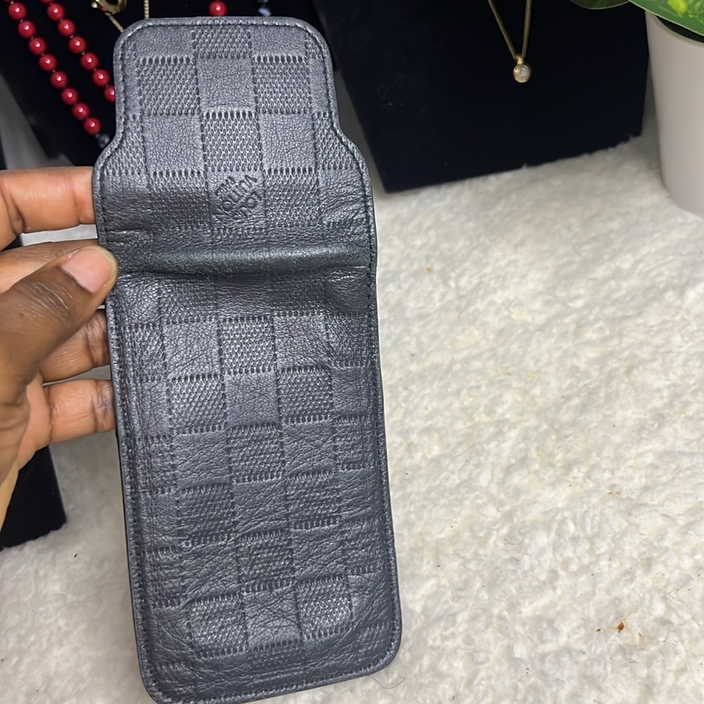 Louis Vuitton Damier Infini iPhone case onyx black - Picture 3 of 8